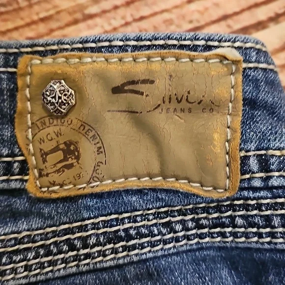 Silver Jeans Women's Boot Cut Jeans. Size 27/31 - Picture 3 of 6